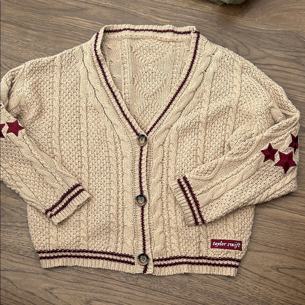 Taylor Swift Beige holiday Cardigan with Burgundy Stars M/L M L